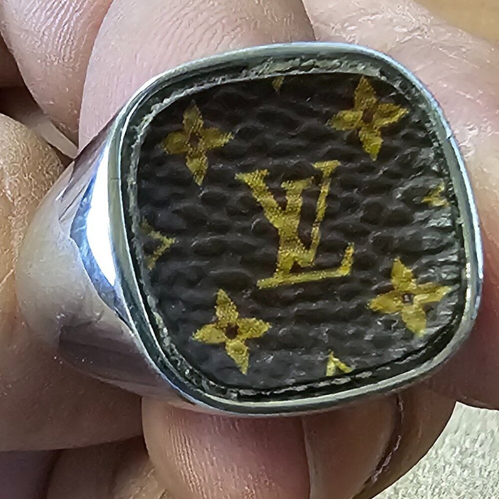 LOUIS VUITTON Men's Ring Signet Monogram Chevalier